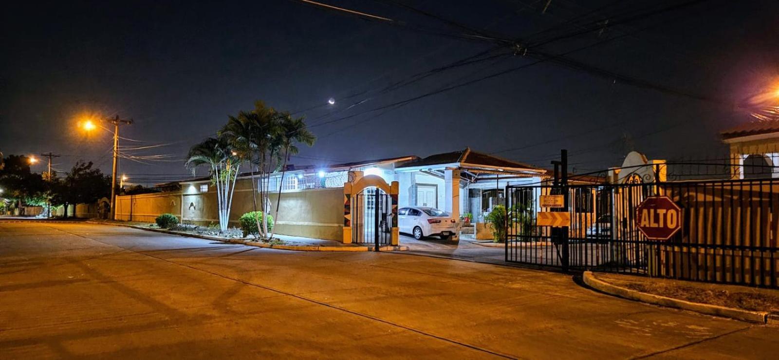 Tocumen Airport Los Corcho Suites Tapia Numero Dos Exterior photo